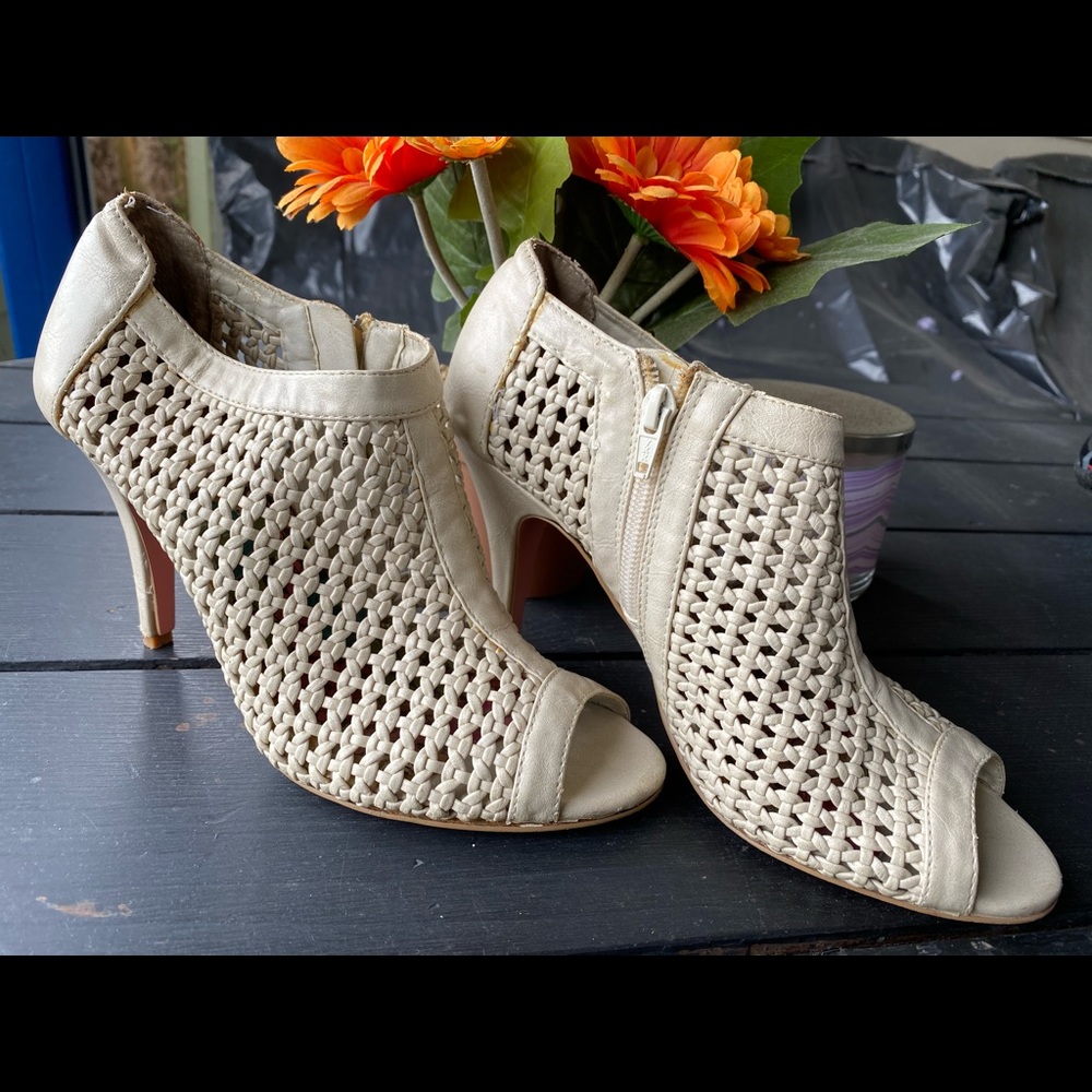 Pre-loved Pepper Mint Shoes